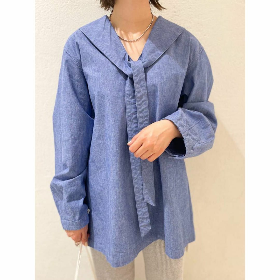 IENA(イエナ)のIENA LA BOUCLE ライト デニム セーラーシャツ レディースのトップス(シャツ/ブラウス(長袖/七分))の商品写真