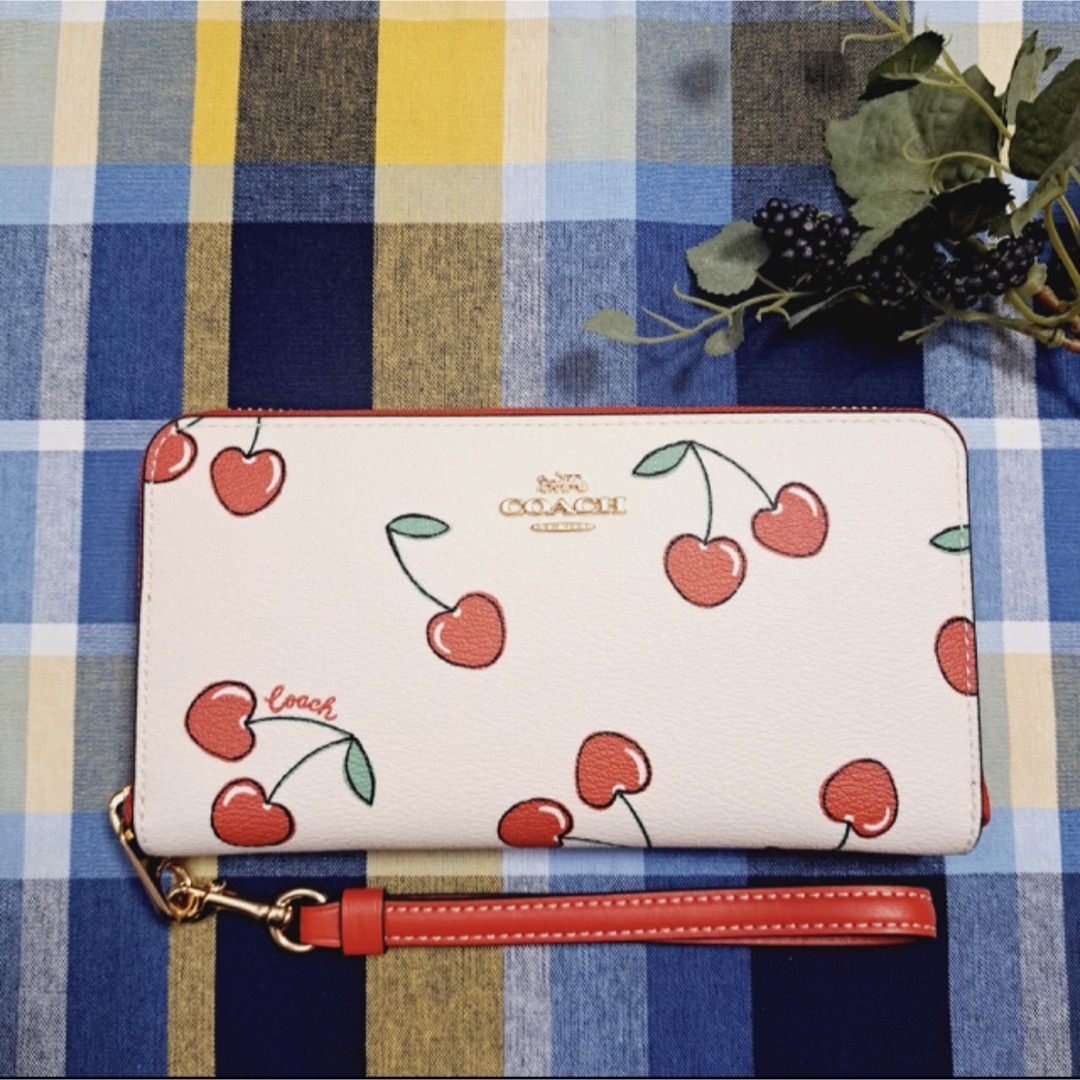 COACH コーチ ロング ジップ アラウンド ウォレット・ハート チェリー