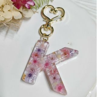 イニシャルキーホルダー【K】ハンドメイド(キーホルダー/ストラップ)