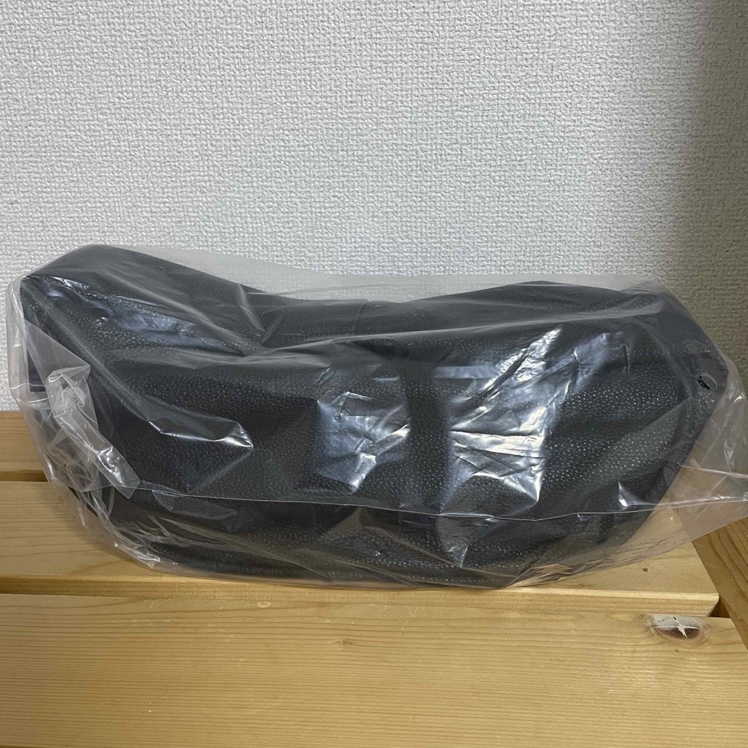 3COINS(スリーコインズ)の【未使用】 スリーコインズ　ハーフムーンバッグ　黒　3COINS レディースのバッグ(ハンドバッグ)の商品写真