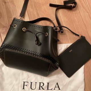 フルラ(Furla)のFURLA 黒 ショルダーバッグ(ショルダーバッグ)