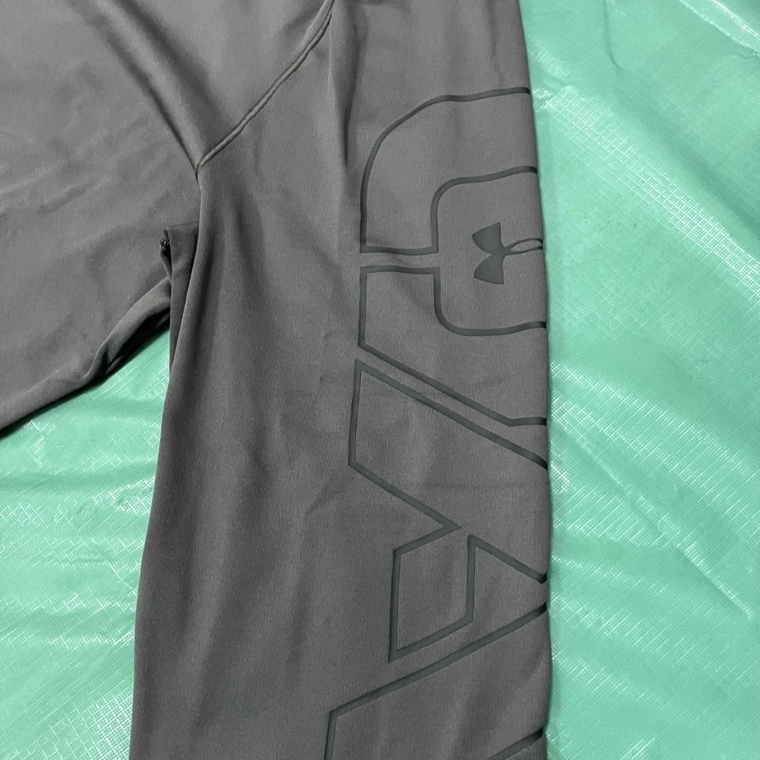 UNDER ARMOUR(アンダーアーマー)のアンダーアーマー パーカー　メンズ4L（3XL）　チャコール メンズのトップス(パーカー)の商品写真