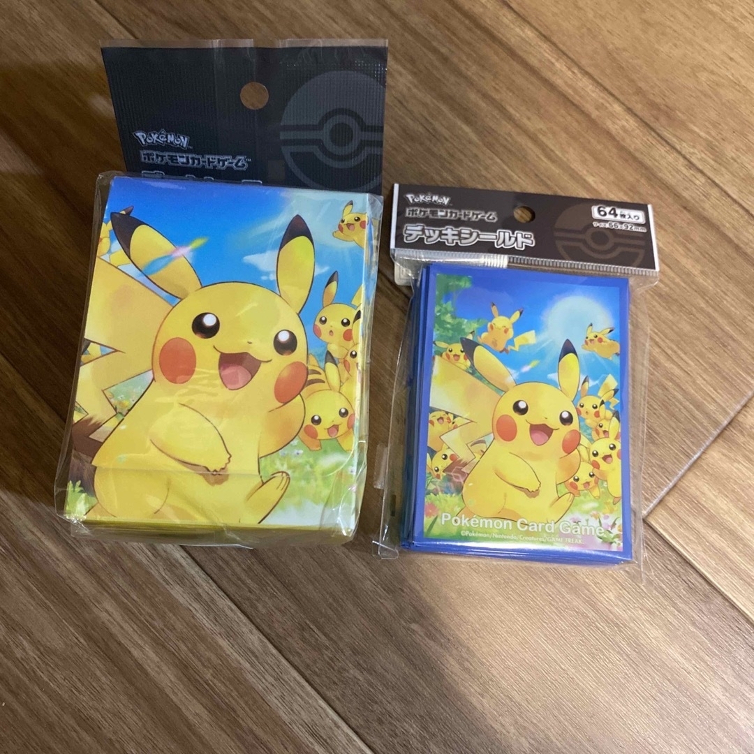 ポケモンカード　プレイマット　スリーブ　缶入りパック　ピカチュウセット