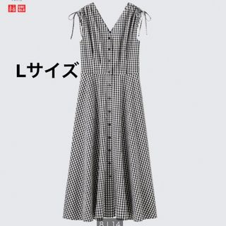 ユニクロ(UNIQLO)の新品未使用　UNIQLO コットンフレアVネックワンピース　ギンガムチェック L(ロングワンピース/マキシワンピース)