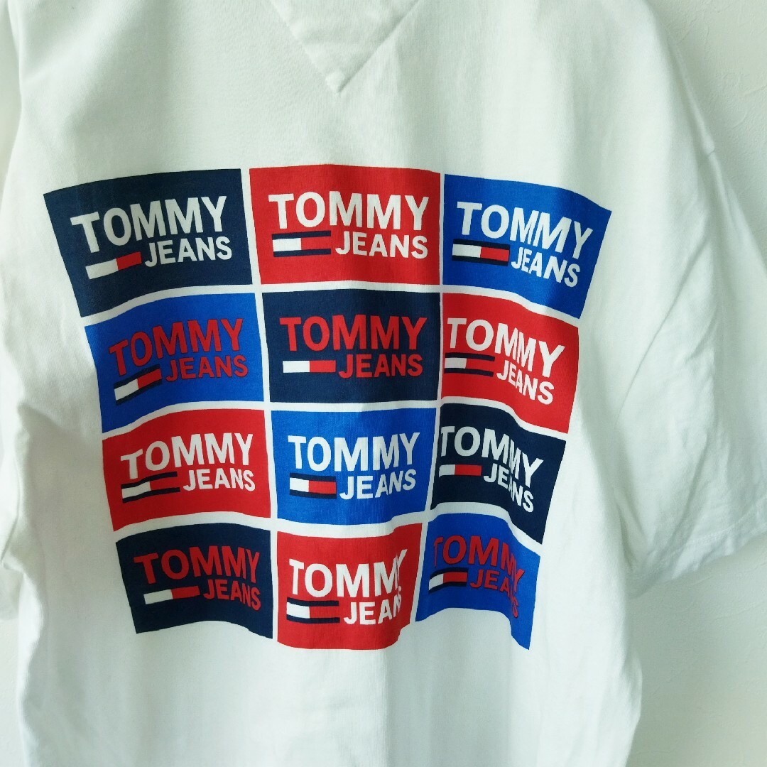 TOMMY HILFIGER(トミーヒルフィガー)のTOMMY HILFIGER　Ｔシャツ　ティーシャツ　ビッグロゴ メンズのトップス(Tシャツ/カットソー(半袖/袖なし))の商品写真