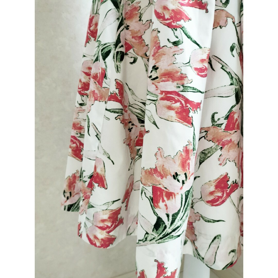 SNIDEL(スナイデル)のSnidel　スナイデル　キャミソールワンピース　花柄　S〜Mサイズ　ミモレ丈 レディースのスカート(ひざ丈スカート)の商品写真