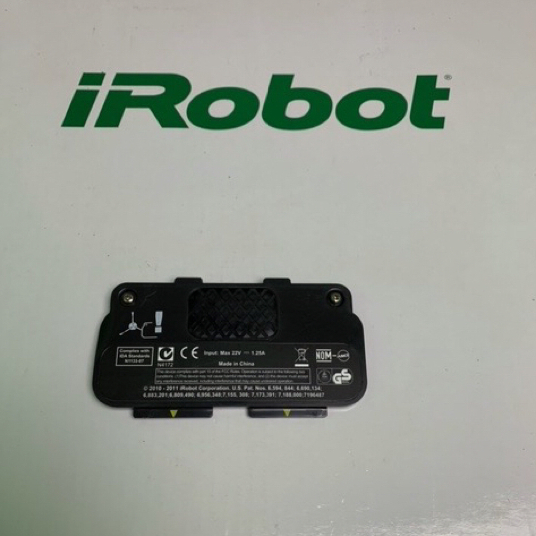 iRobot(アイロボット)のルンバ用バッテリー取付カバー  ③（ビス付） スマホ/家電/カメラの生活家電(掃除機)の商品写真