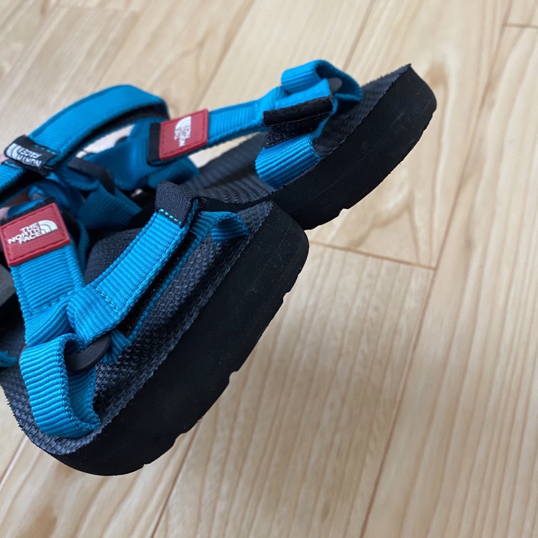 THE NORTH FACE(ザノースフェイス)の美品　ノースフェイス　サンダル　キッズ　17cm キッズ/ベビー/マタニティのキッズ靴/シューズ(15cm~)(サンダル)の商品写真