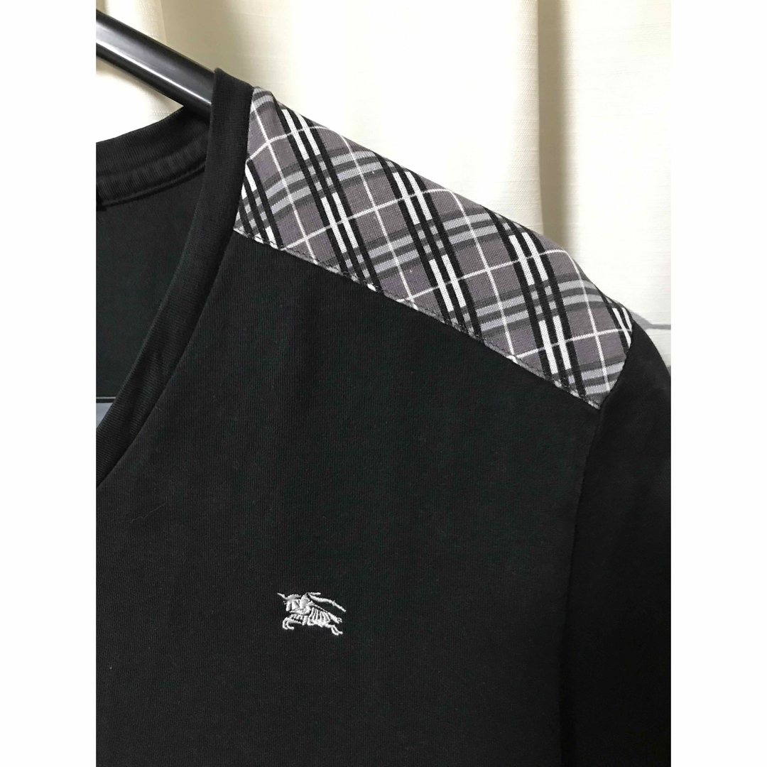 BURBERRY BLACK LABEL(バーバリーブラックレーベル)のバーバリーブラックレーベル　Vネック半袖tシャツ　サイズ2 ブラック　ホースロゴ メンズのトップス(Tシャツ/カットソー(半袖/袖なし))の商品写真