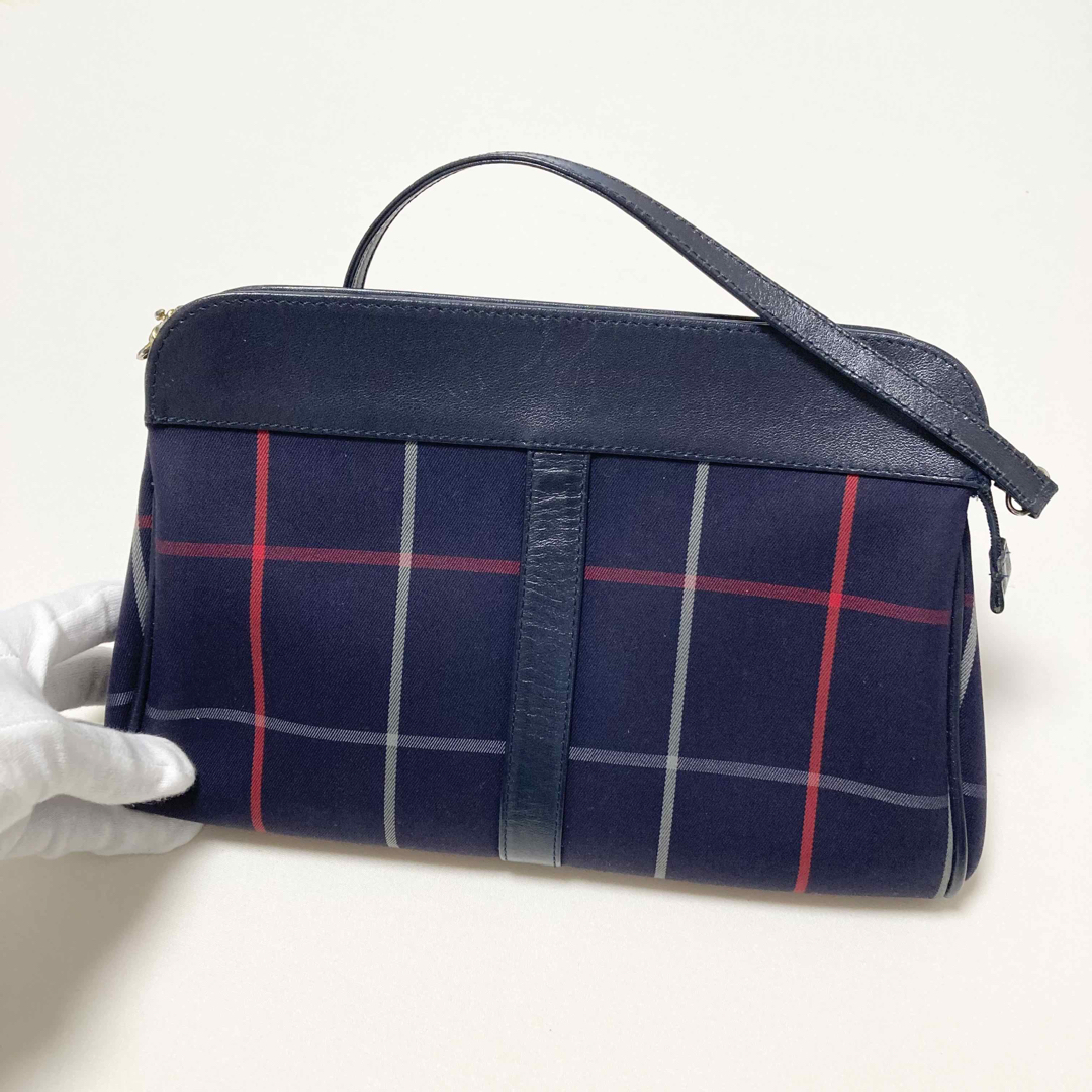 BURBERRY(バーバリー)のバーバリー　ショルダーバッグ　Burberrys レディースのバッグ(ショルダーバッグ)の商品写真