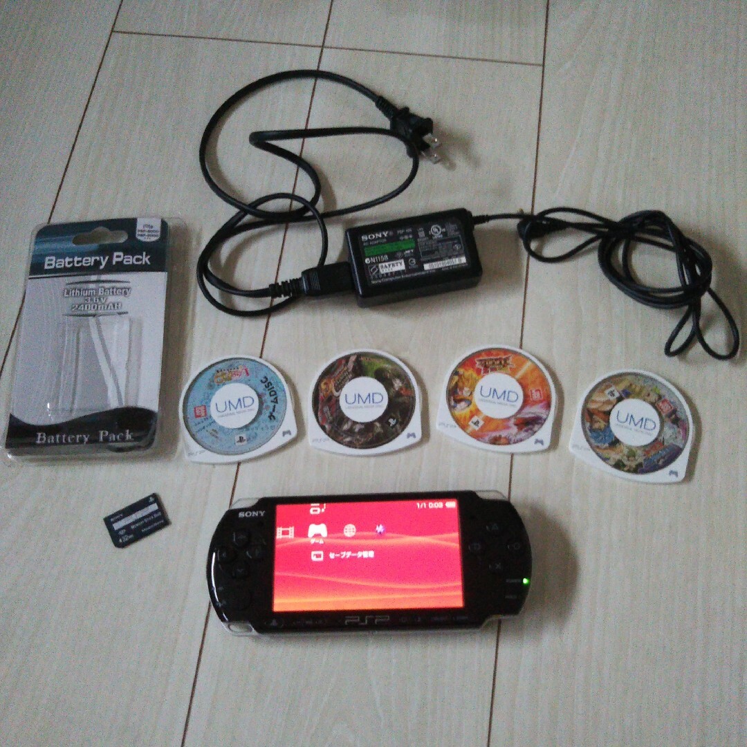 超美品⭐️psp3000本体⭐️黒。新品バッテリー、ゲーム、ビデオ、メモリー付き