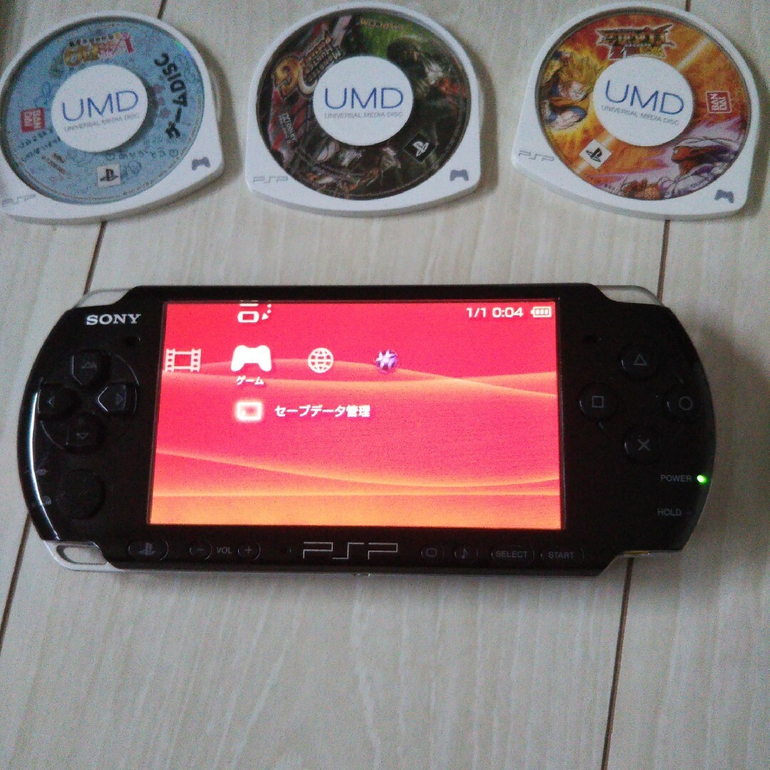 超美品⭐️psp3000本体⭐️黒。新品バッテリー、ゲーム、ビデオ、メモリー付き