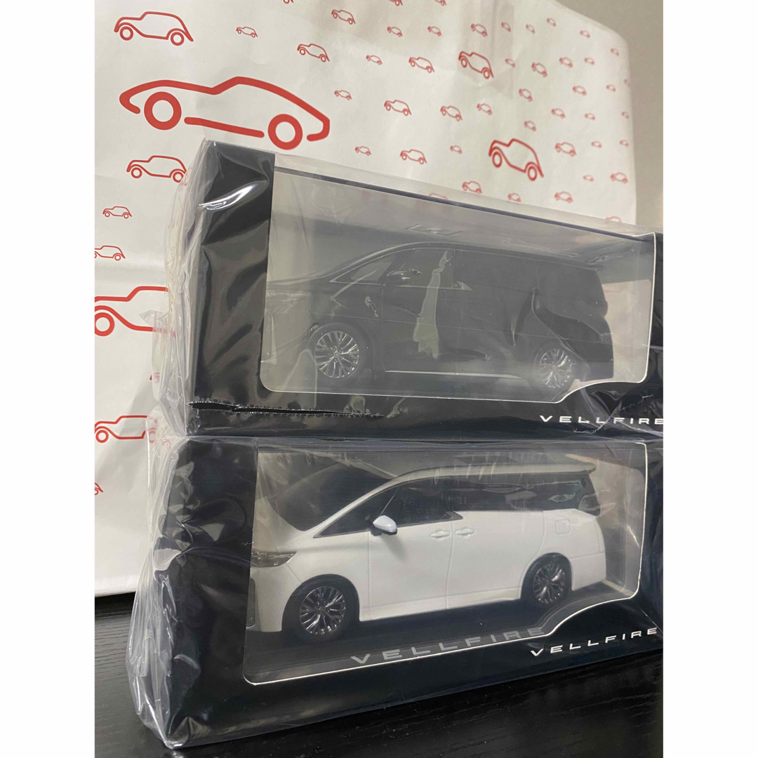 大放出セール】 新型ベルファイア 1 30 カラーサンプルミニカー 2色