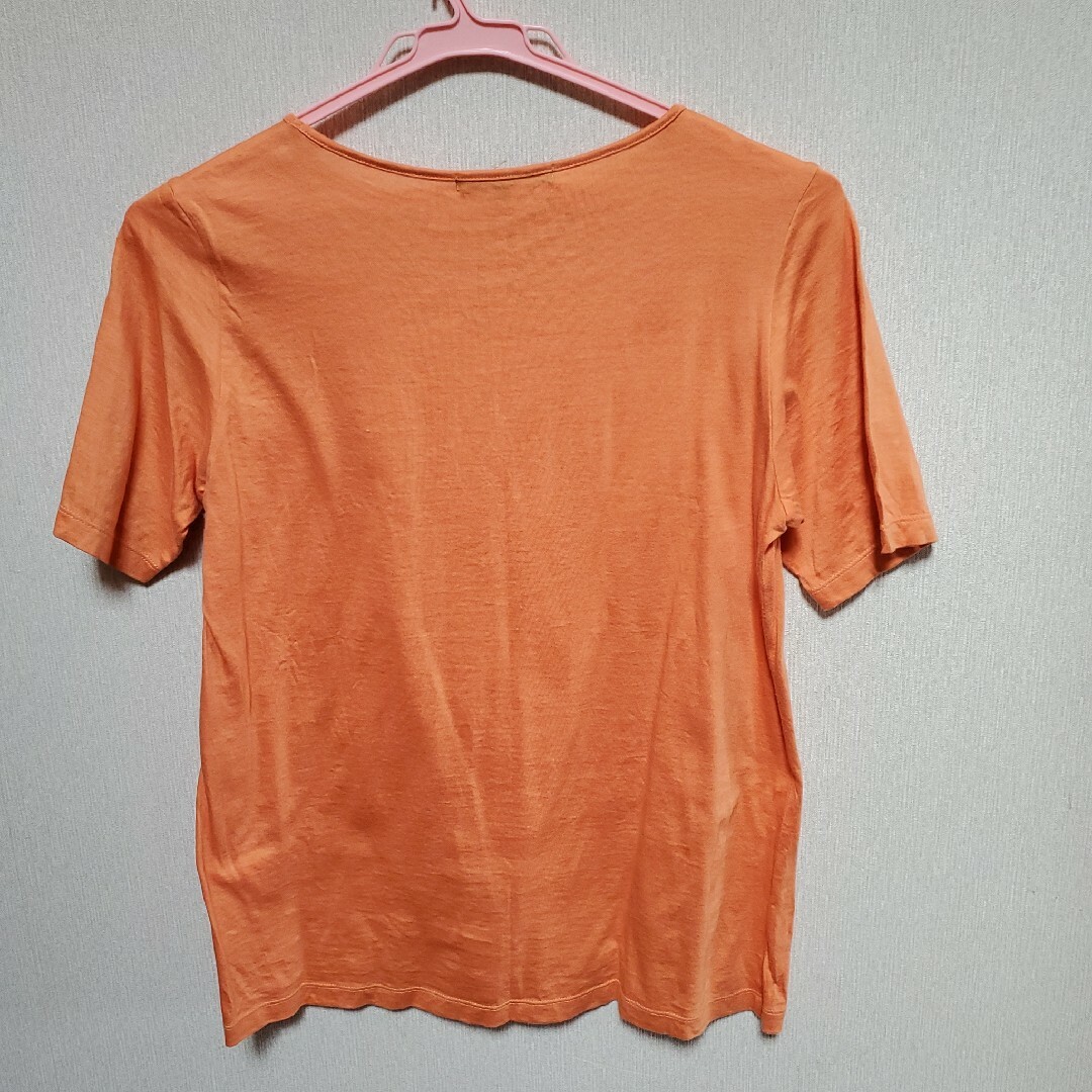 escheオレンジTシャツ　サイズ40 中古身幅約４5丈約５6.5 レディースのトップス(Tシャツ(半袖/袖なし))の商品写真