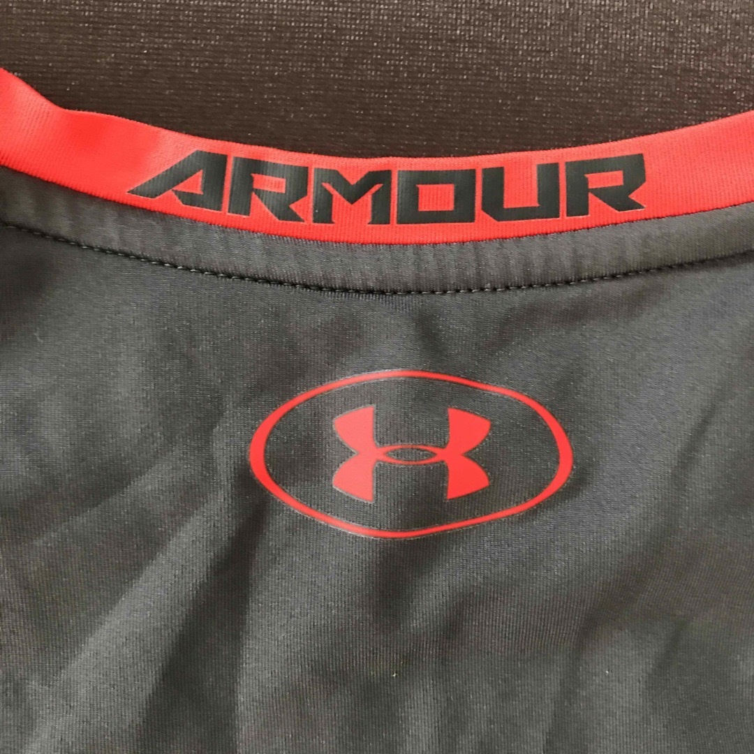 UNDER ARMOUR(アンダーアーマー)のアンダーアーマー Tシャツ　ラッシュガード　半袖　Ｓ？140 150 160 キッズ/ベビー/マタニティのキッズ服男の子用(90cm~)(Tシャツ/カットソー)の商品写真