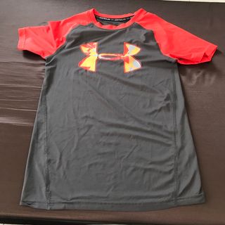 アンダーアーマー(UNDER ARMOUR)のアンダーアーマー Tシャツ　ラッシュガード　半袖　Ｓ？140 150 160(Tシャツ/カットソー)