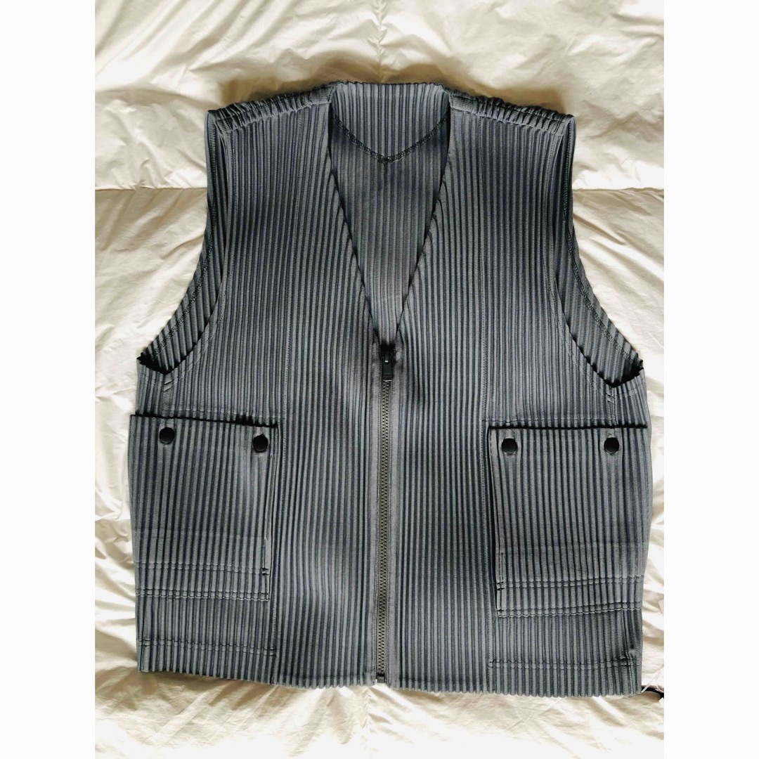オムプリッセFLIPベスト2フリップHOMME PLISSE三宅一生パンツシャツ オムプリッセFLIPベスト2フリップHOMME PLISSE三宅一生パンツシャツ
