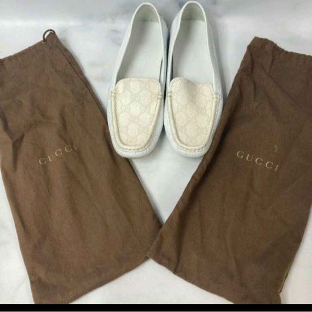Gucci(グッチ)の値下　GUCCI グッチ　ドライビングシューズ　フラットシューズ　ホワイト レディースの靴/シューズ(スリッポン/モカシン)の商品写真