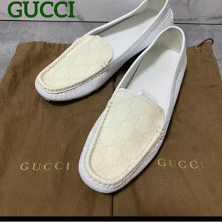 グッチ(Gucci)のGUCCI グッチ　ドライビングシューズ　フラットシューズ　ホワイト(スリッポン/モカシン)