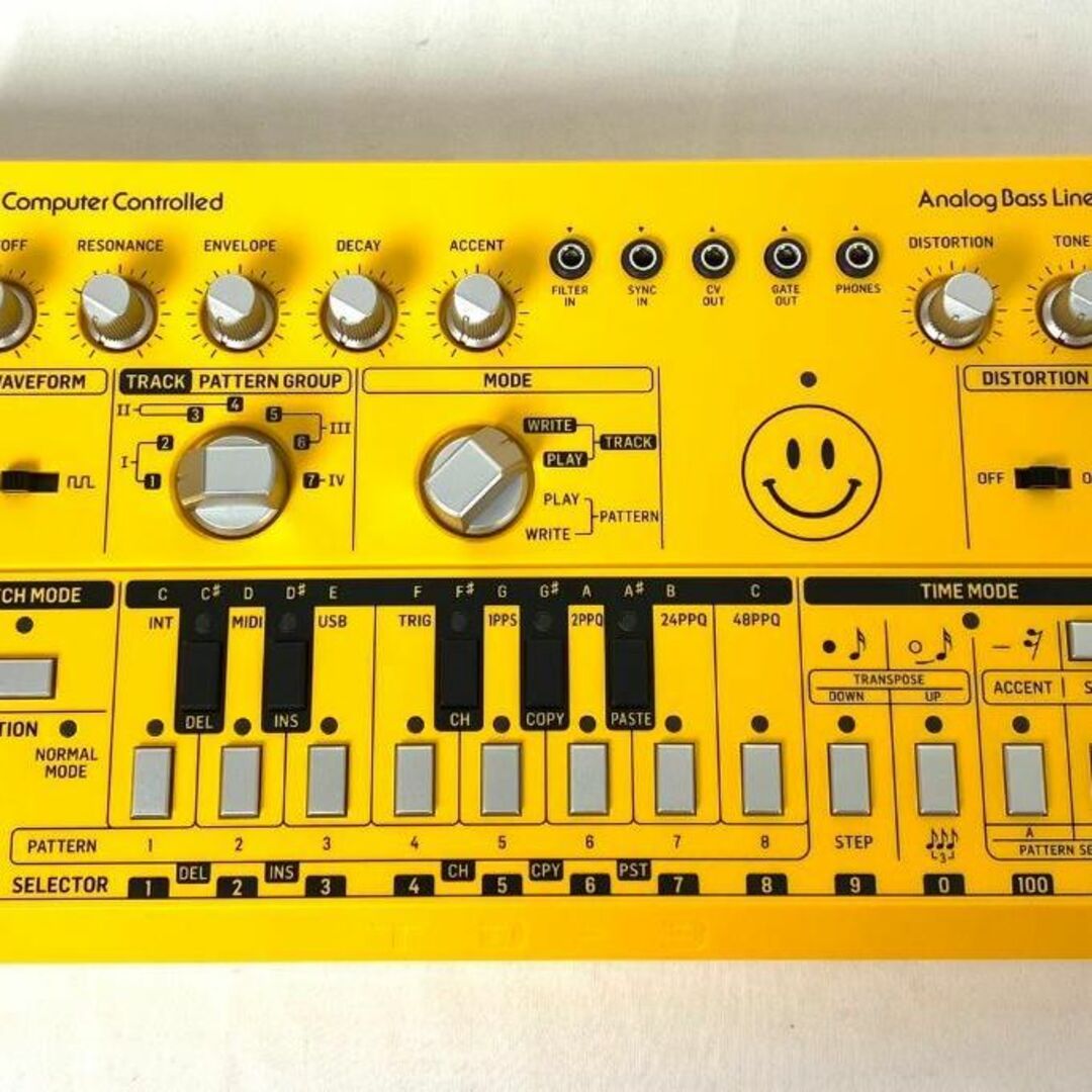 美品 BEHRINGER リズムマシン TD-3-FIM シーケンサー