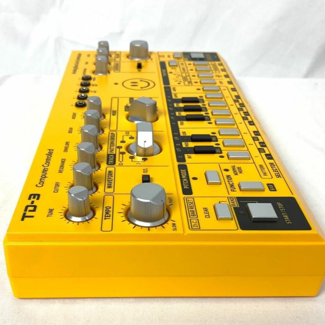 美品 BEHRINGER リズムマシン TD-3-FIM シーケンサー 5