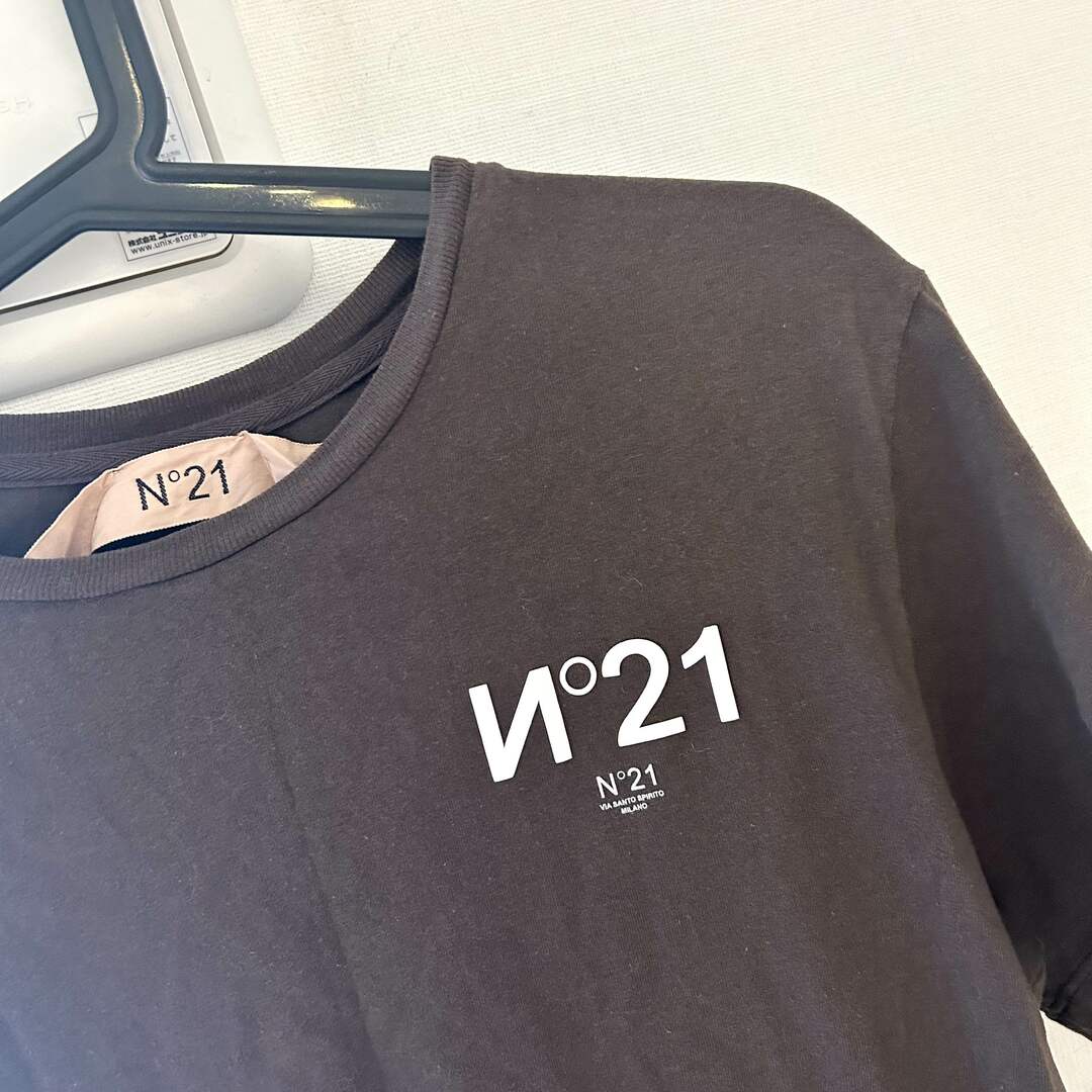 今季新作 ヌメロ N21 ロゴTシャツ 1