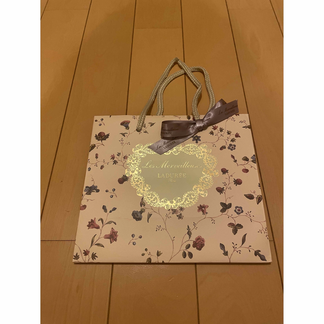 LADUREE(ラデュレ)のラデュレ　リボン付き　ショッパー レディースのバッグ(ショップ袋)の商品写真