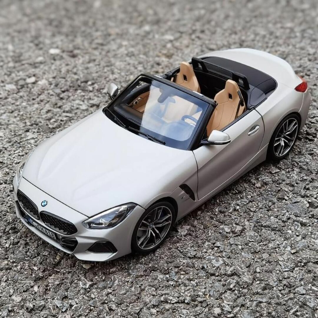 ミニカー ノレブ 1/18 BMW Z4 シルバー