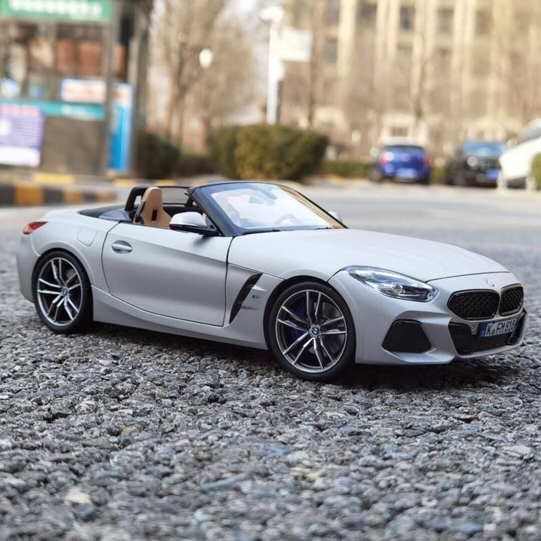 ミニカー ノレブ 1/18 BMW Z4 シルバー