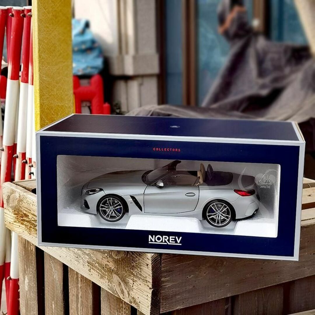 ミニカー ノレブ 1/18 BMW Z4 シルバー