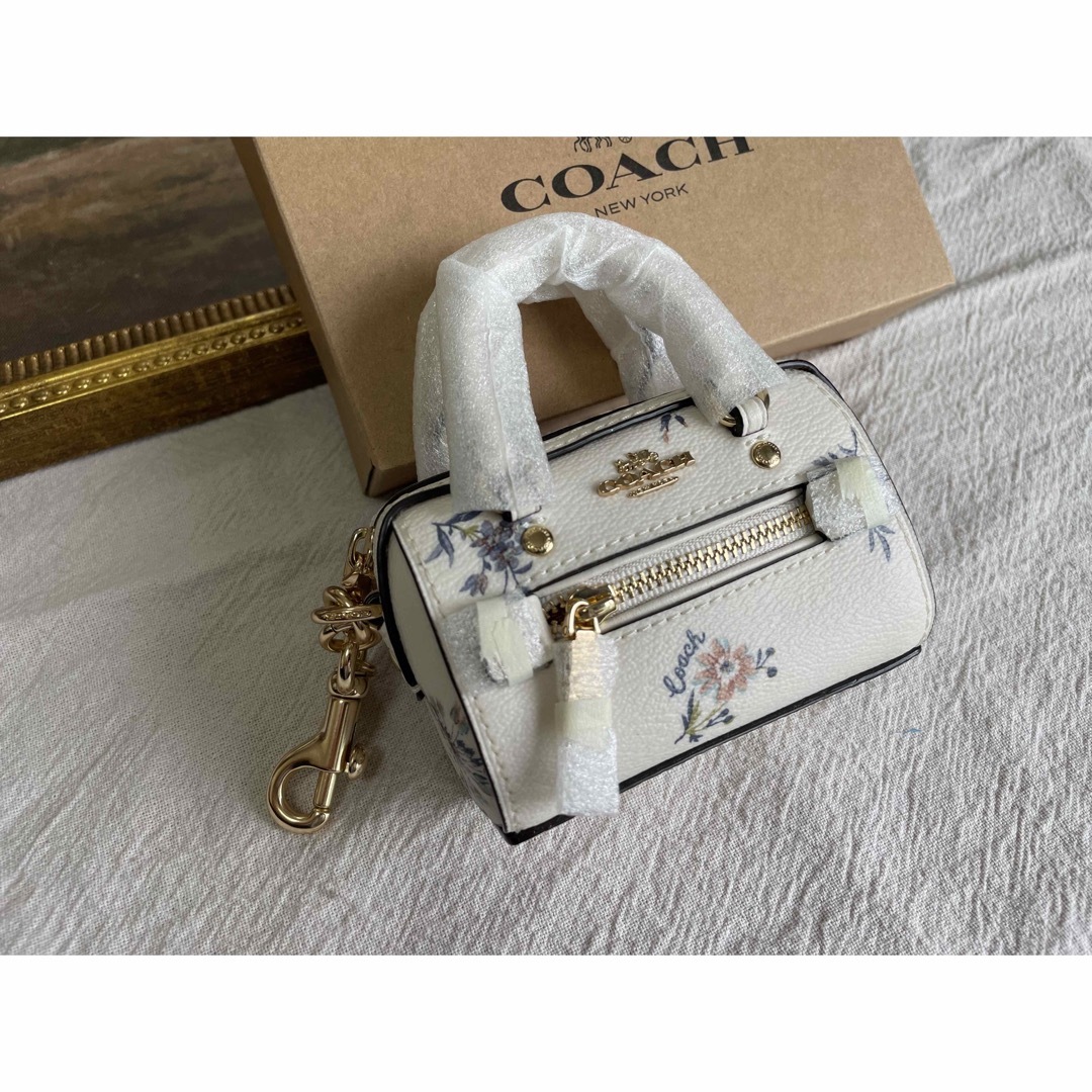 【COACH 1715 】ミニフローラルバッグチャームコインケース