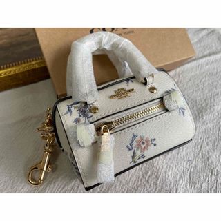 コーチ(COACH)の【COACH 1715 】ミニフローラルバッグチャームコインケース(チャーム)