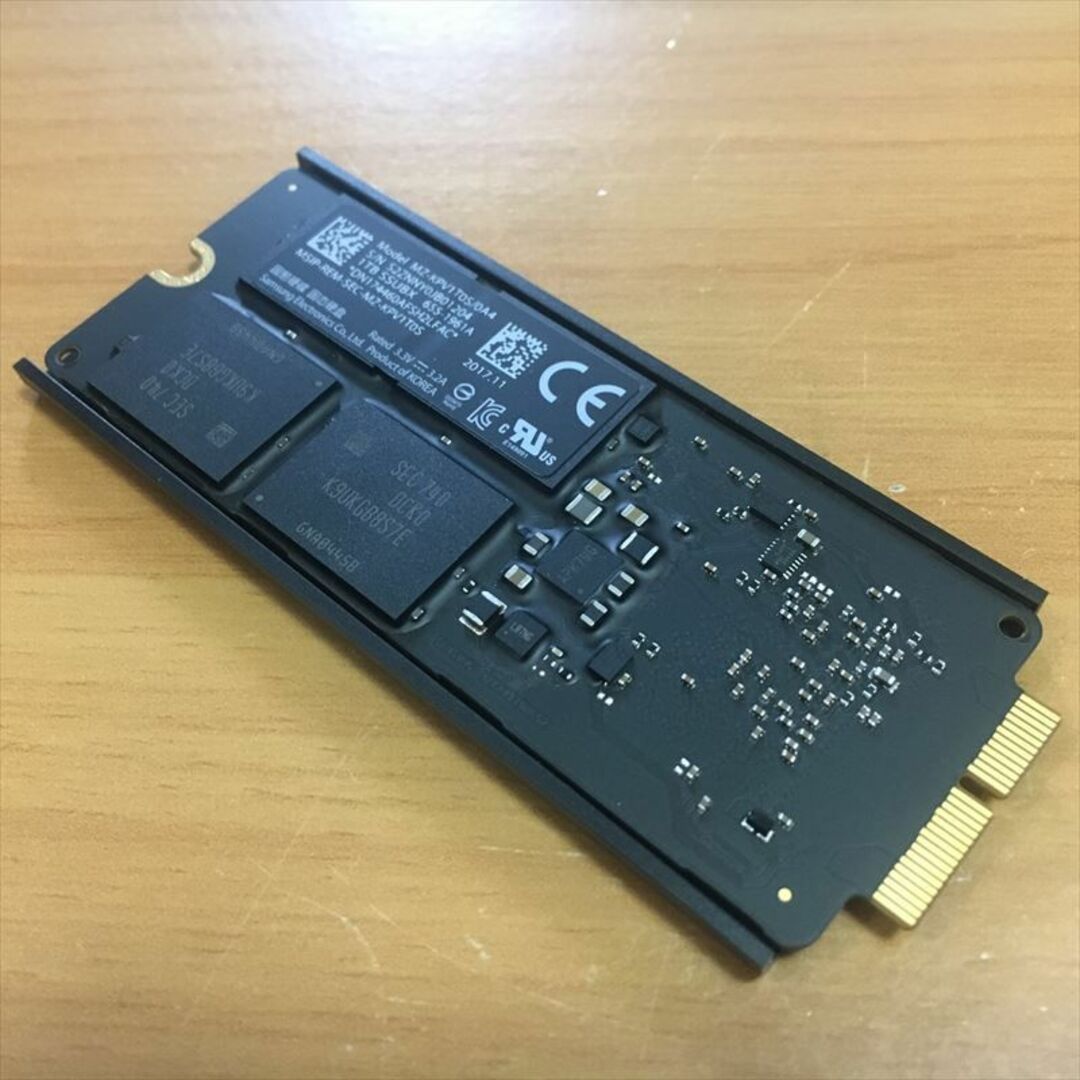 1) Apple 純正SSD Samsung 1TB MZ-KPV1T0SMZ-KPV1T0S0A4容量