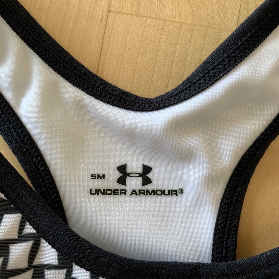 UNDER ARMOUR(アンダーアーマー)のunder armour スポーツブラ スポーツ/アウトドアのトレーニング/エクササイズ(ヨガ)の商品写真