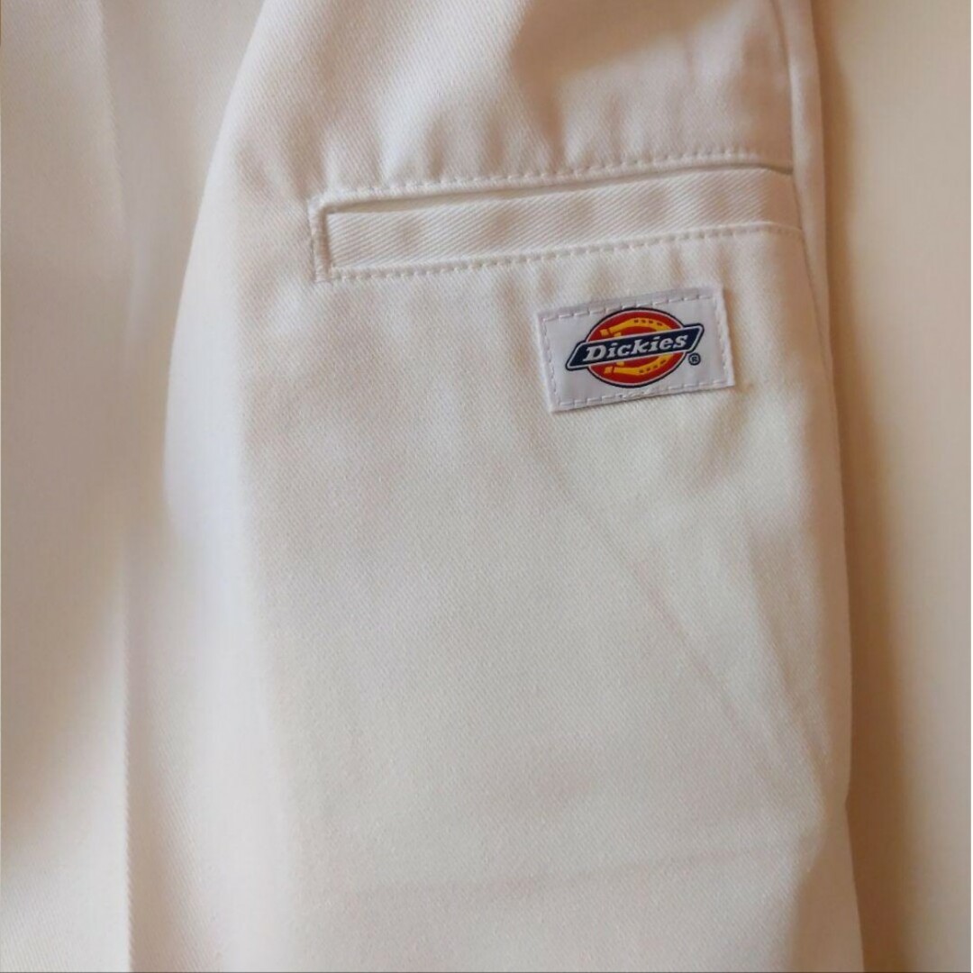 Dickies(ディッキーズ)の新品 30 WH ハーフパンツ ディッキーズ ホワイト メンズのパンツ(ショートパンツ)の商品写真