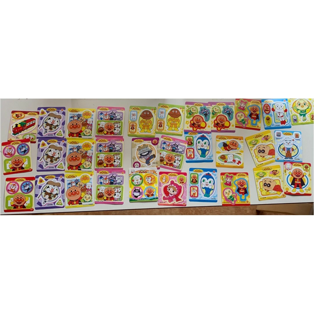 アンパンマン　シール　31枚 エンタメ/ホビーのおもちゃ/ぬいぐるみ(キャラクターグッズ)の商品写真