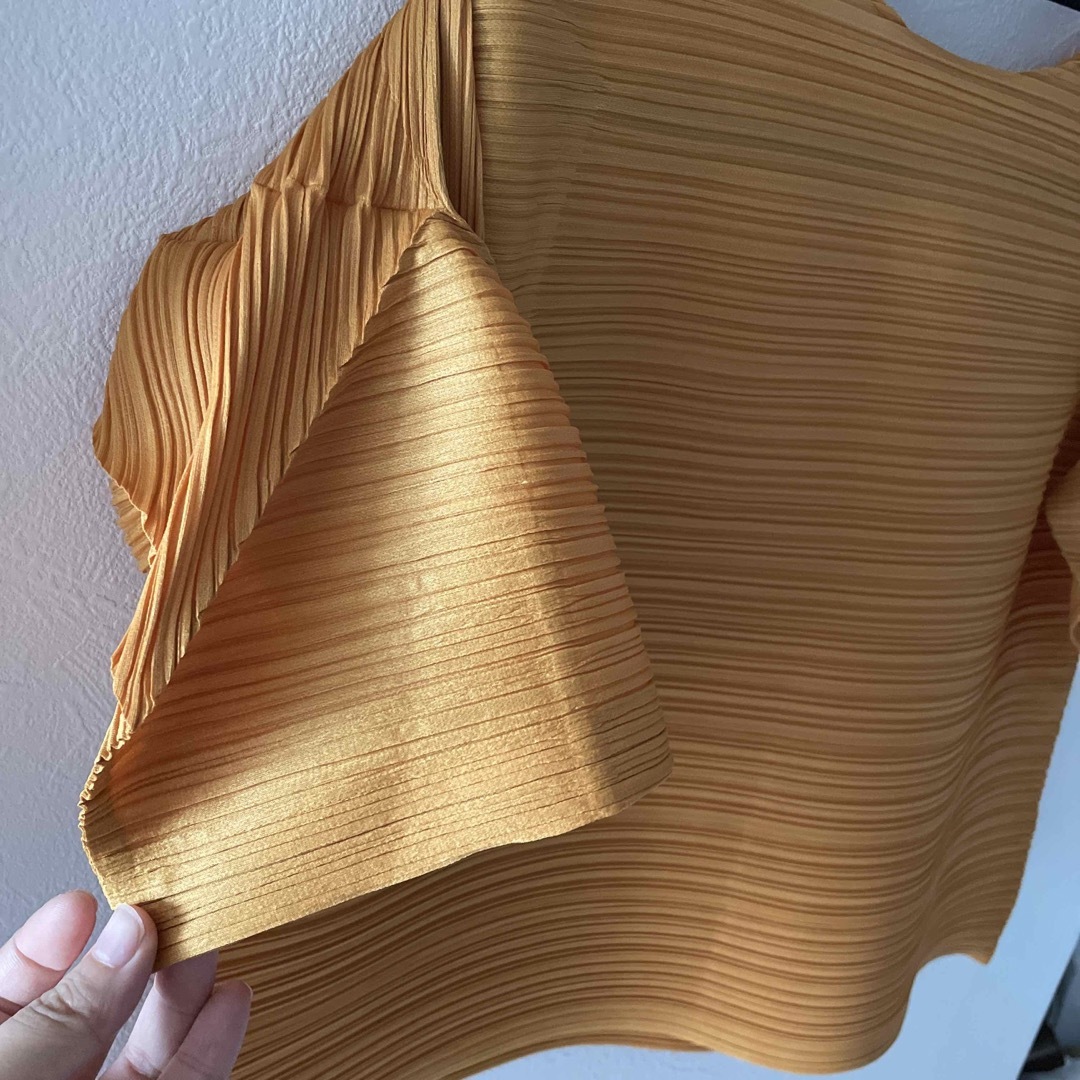 PLEATS PLEASE ISSEY MIYAKE(プリーツプリーズイッセイミヤケ)のプリーツプリーズ　五分袖シャツ レディースのトップス(カットソー(半袖/袖なし))の商品写真