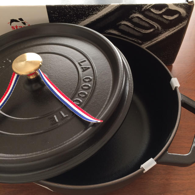 STAUB(ストウブ)のぼんじり様専用ページ♡ インテリア/住まい/日用品のキッチン/食器(鍋/フライパン)の商品写真