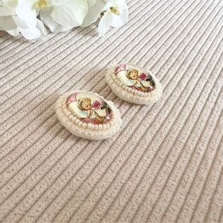 【レトロ絵柄のビーズ刺繍ピアス／イヤリング  H】ガラスカボション ビーズ刺繍(ピアス)