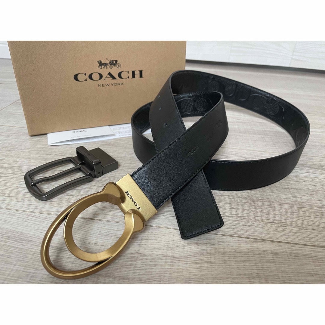 COACH(コーチ)の期間限定コーチ3点セットペブルレザーリバーシブルフリーサイズベルトギフト箱付き メンズのファッション小物(ベルト)の商品写真