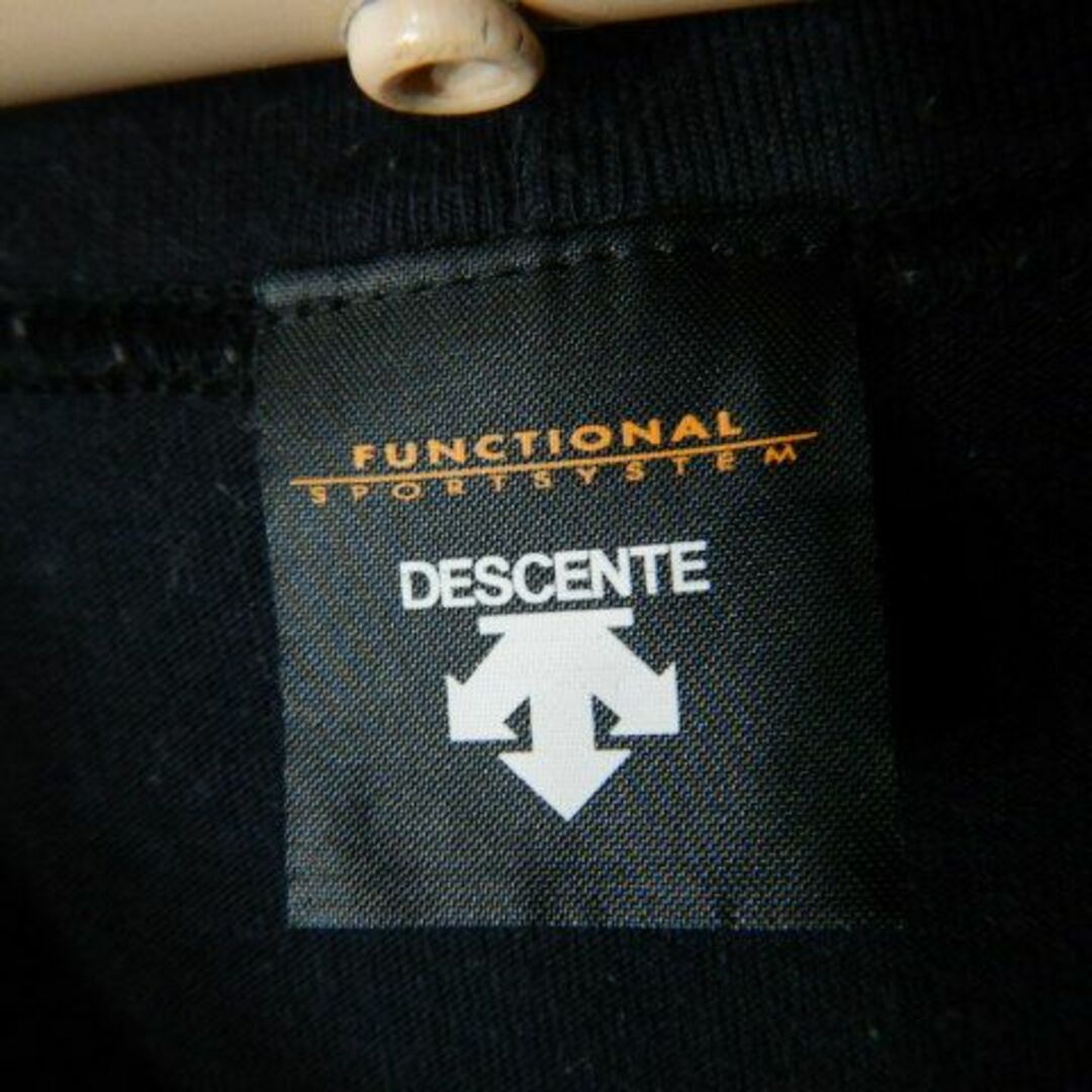 DESCENTE(デサント)のo6696　デサント　日本製　半袖　vネック　tシャツ　ワンポイント　ロゴ　刺繍 メンズのトップス(Tシャツ/カットソー(半袖/袖なし))の商品写真