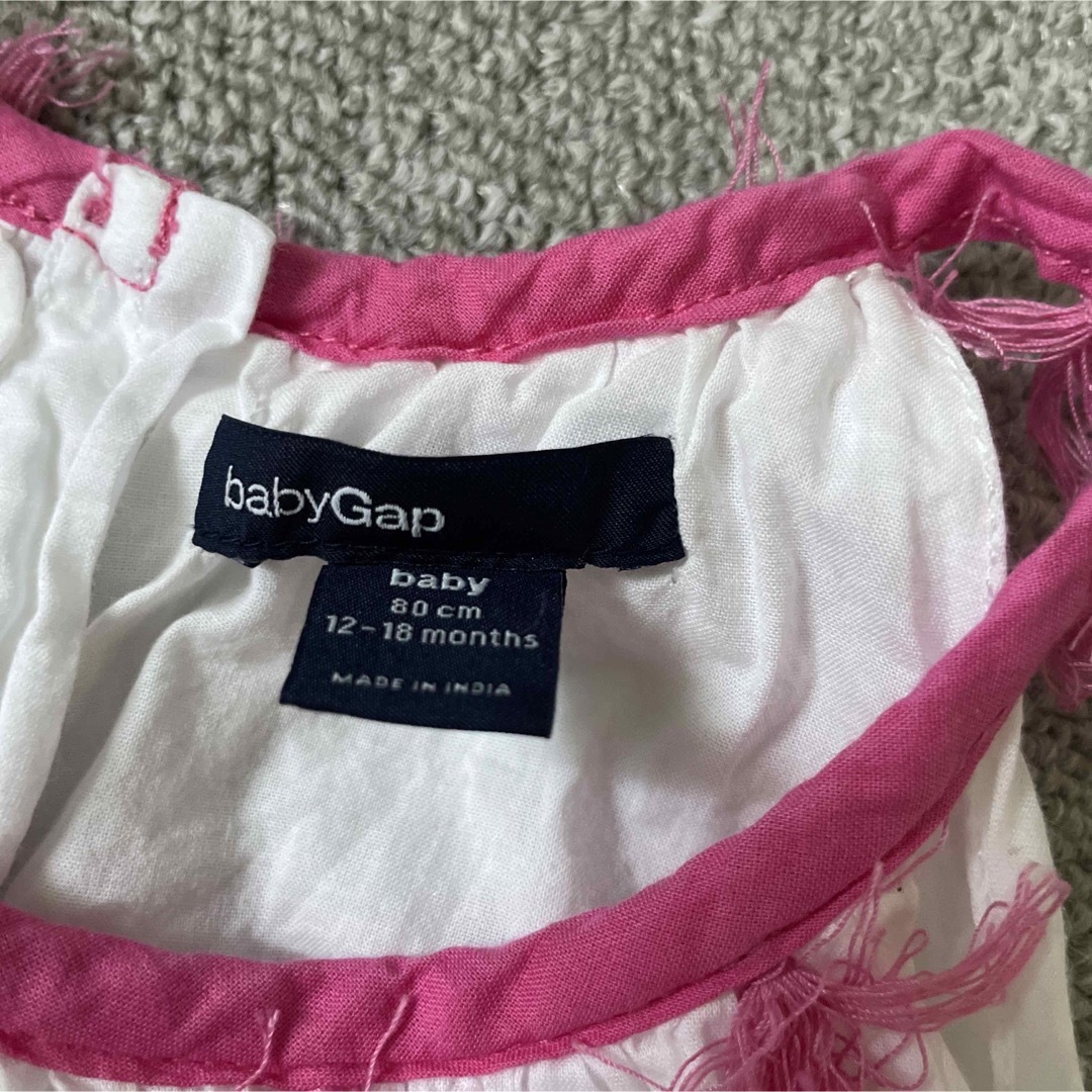 babyGAP(ベビーギャップ)の美品！ベビーギャップ　可愛いトップス キッズ/ベビー/マタニティのベビー服(~85cm)(タンクトップ/キャミソール)の商品写真