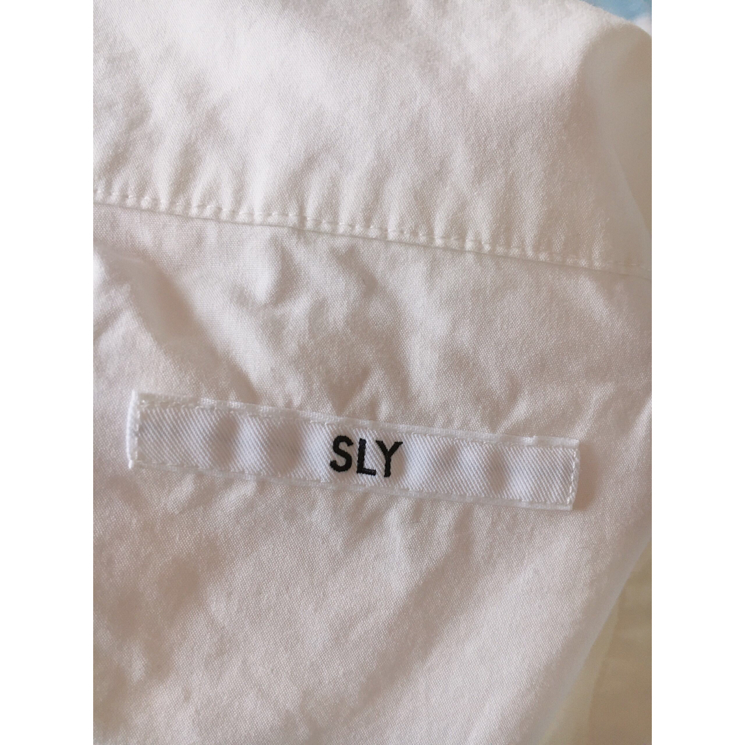 SLY(スライ)のSLY スキッパーシャツ レディースのトップス(シャツ/ブラウス(長袖/七分))の商品写真