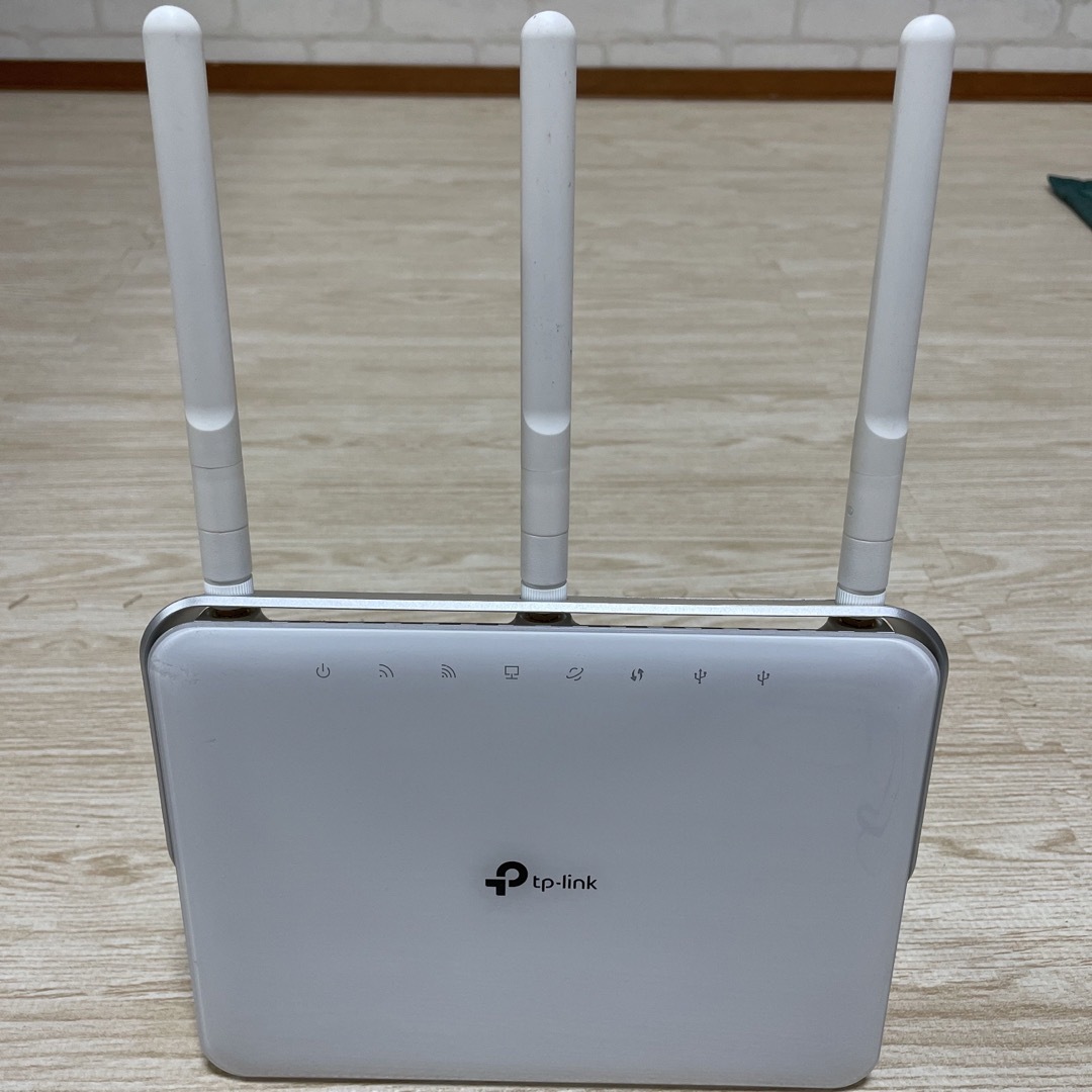 TP-Link(ティーピーリンク)のTP−LINK ARCHER AC1900 wi-fiルーター　美品完動品　送込 スマホ/家電/カメラのPC/タブレット(PC周辺機器)の商品写真