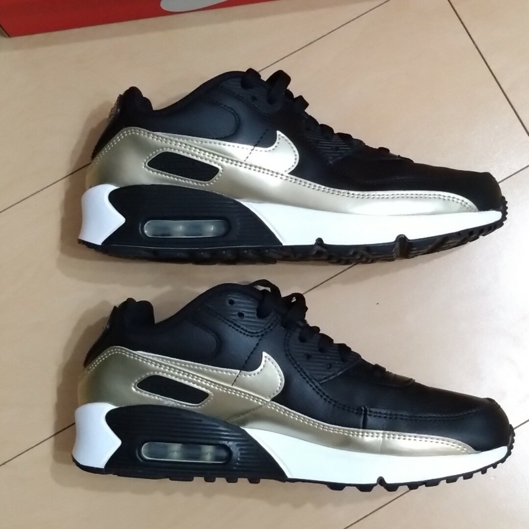 NIKE(ナイキ)のNIKE AIR MAX 90 LTR GS レディースの靴/シューズ(スニーカー)の商品写真