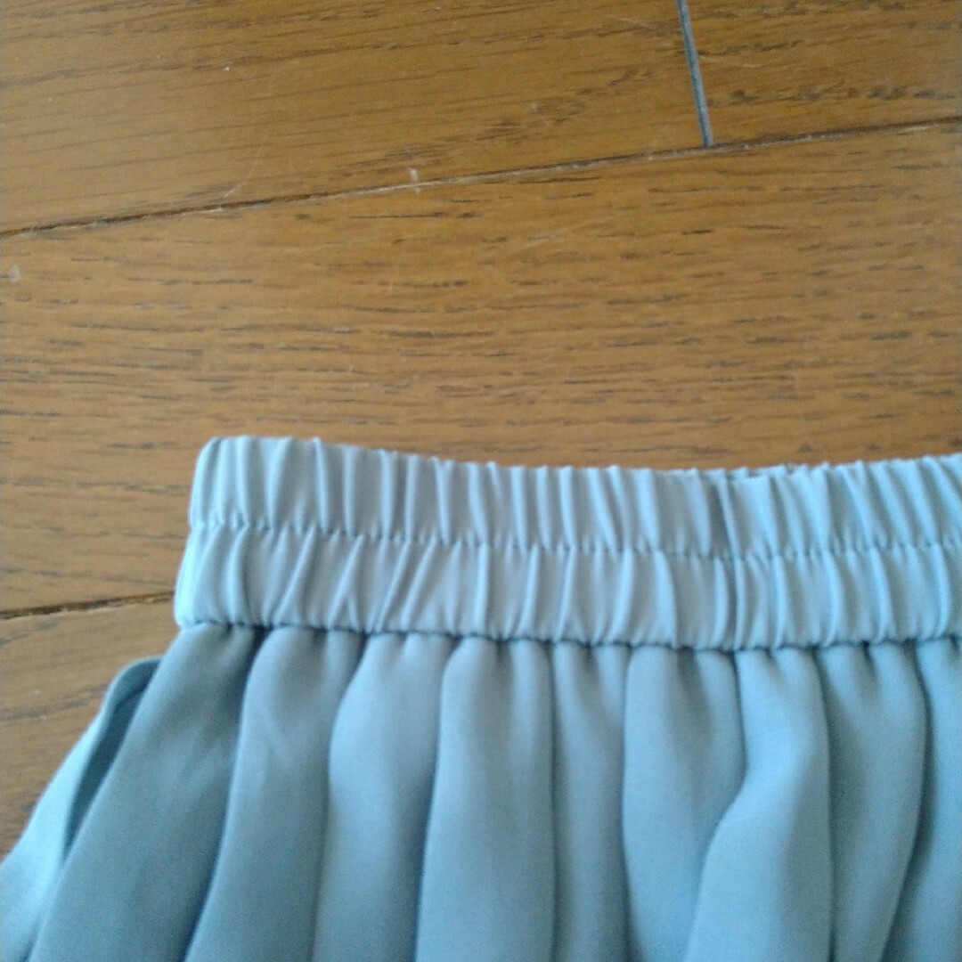 UNIQLO(ユニクロ)のユニクロ 　シフォンプリーツロングスカート 　くすみグリーン　Sサイズ レディースのスカート(ロングスカート)の商品写真
