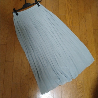 ユニクロ(UNIQLO)のユニクロ 　シフォンプリーツロングスカート 　くすみグリーン　Sサイズ(ロングスカート)