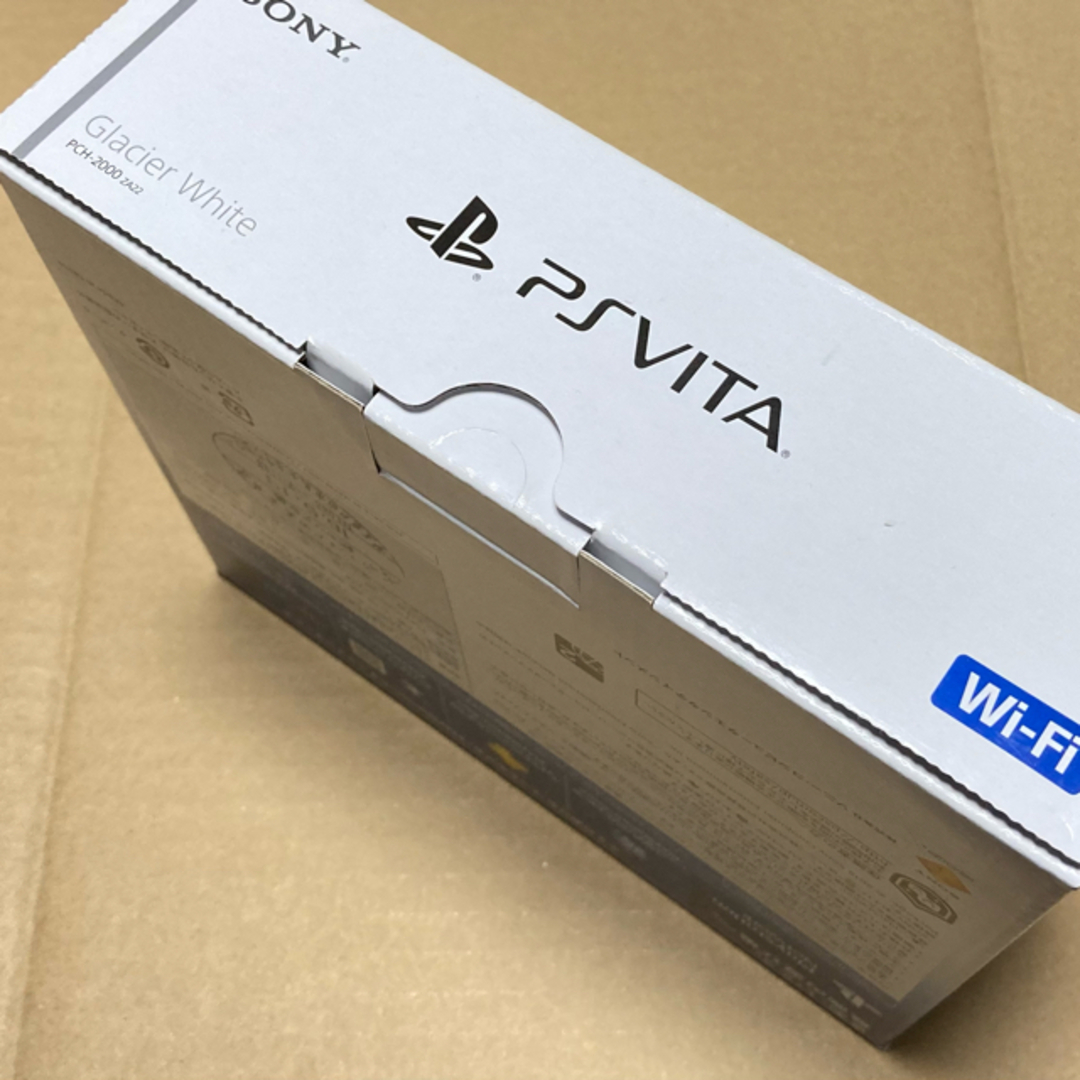 PlayStation Vita(プレイステーションヴィータ)の【新品未使用品】PS Vita PCH-2000ZA22 グレイシャーホワイト エンタメ/ホビーのゲームソフト/ゲーム機本体(携帯用ゲーム機本体)の商品写真