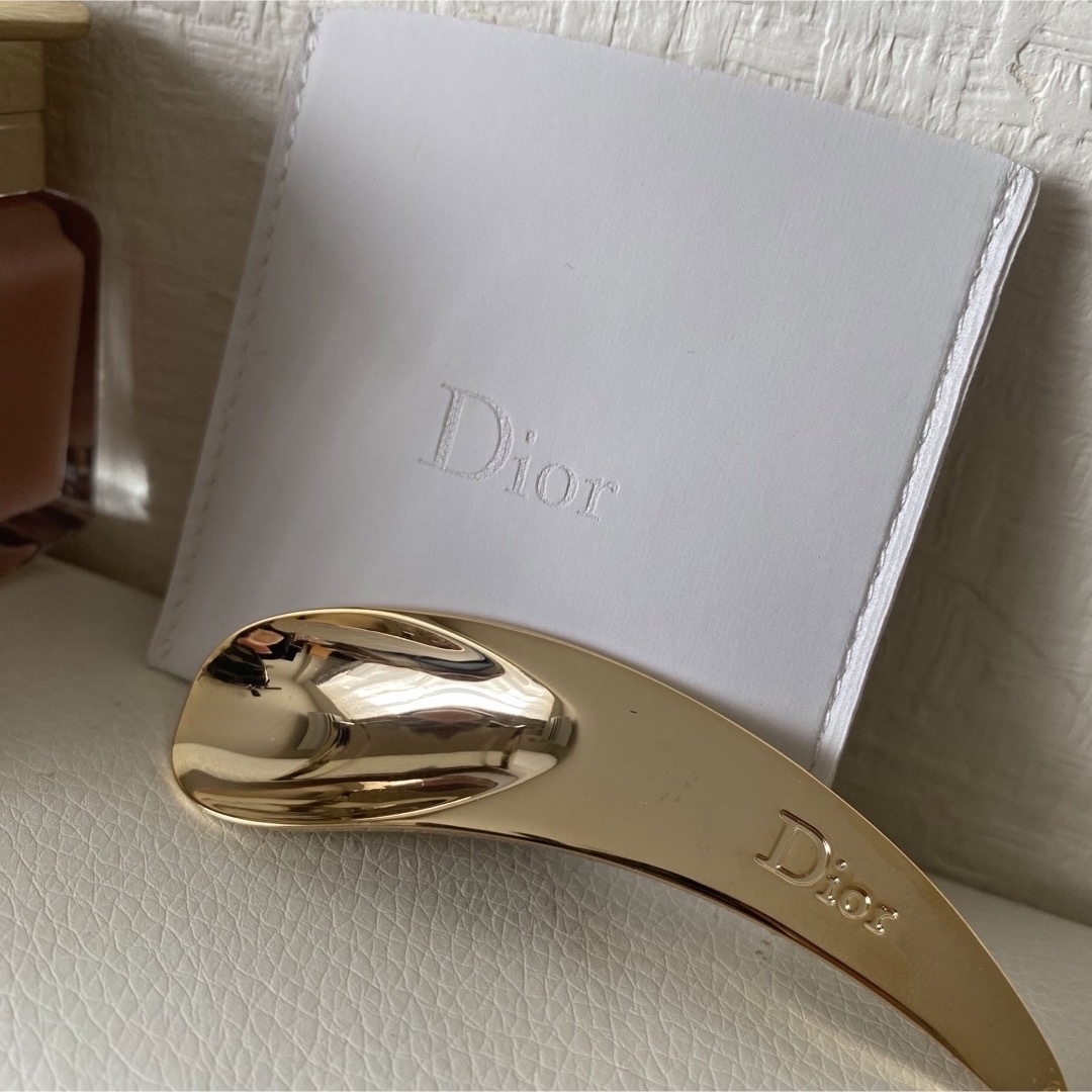 Dior(ディオール)の本日のみ最終お値下げ！Dior プレステージ　ゴマージュ洗顔料150mlスクラブ コスメ/美容のスキンケア/基礎化粧品(ゴマージュ/ピーリング)の商品写真