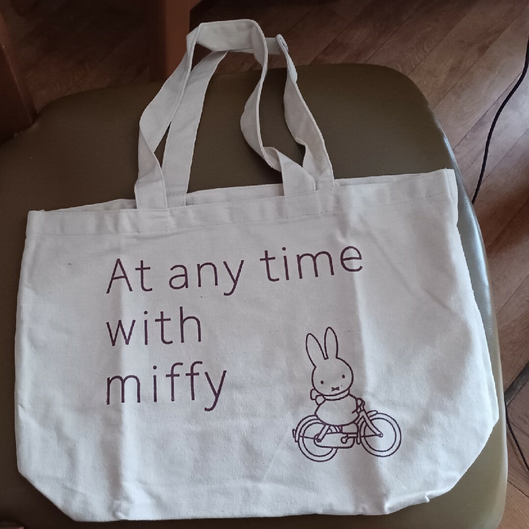 miffy(ミッフィー)のトートバッグ（ミッフィー） キッズ/ベビー/マタニティのこども用バッグ(トートバッグ)の商品写真